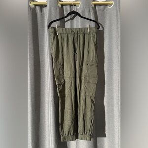 Banana Republic Women’s size Medium Olive Green Cargo Joggers